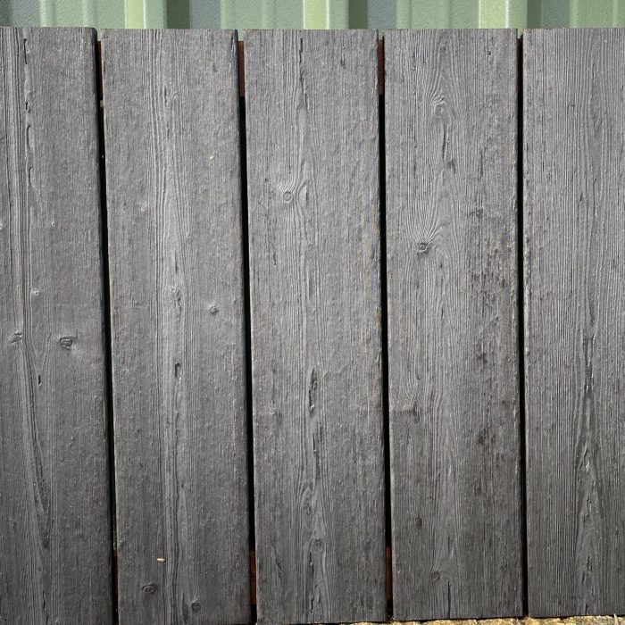 Charred-Cladding-Siberian-larch-Horizontal-boards-Deep-Black-Timberulove.jpeg