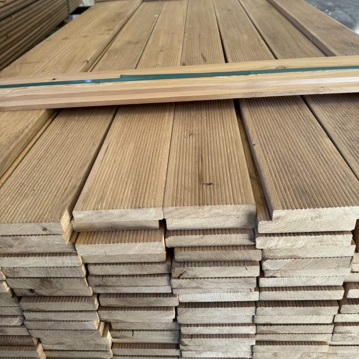 Oak-decking-boards-1.jpeg Oak-decking-boards-1.jpeg