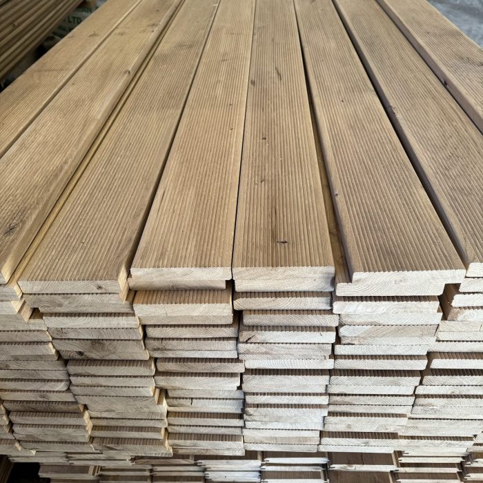 Solid-Oak-decking-boards-Grooved-Timberulove-1.jpeg Solid-Oak-decking-boards-Grooved-Timberulove-1.jpeg
